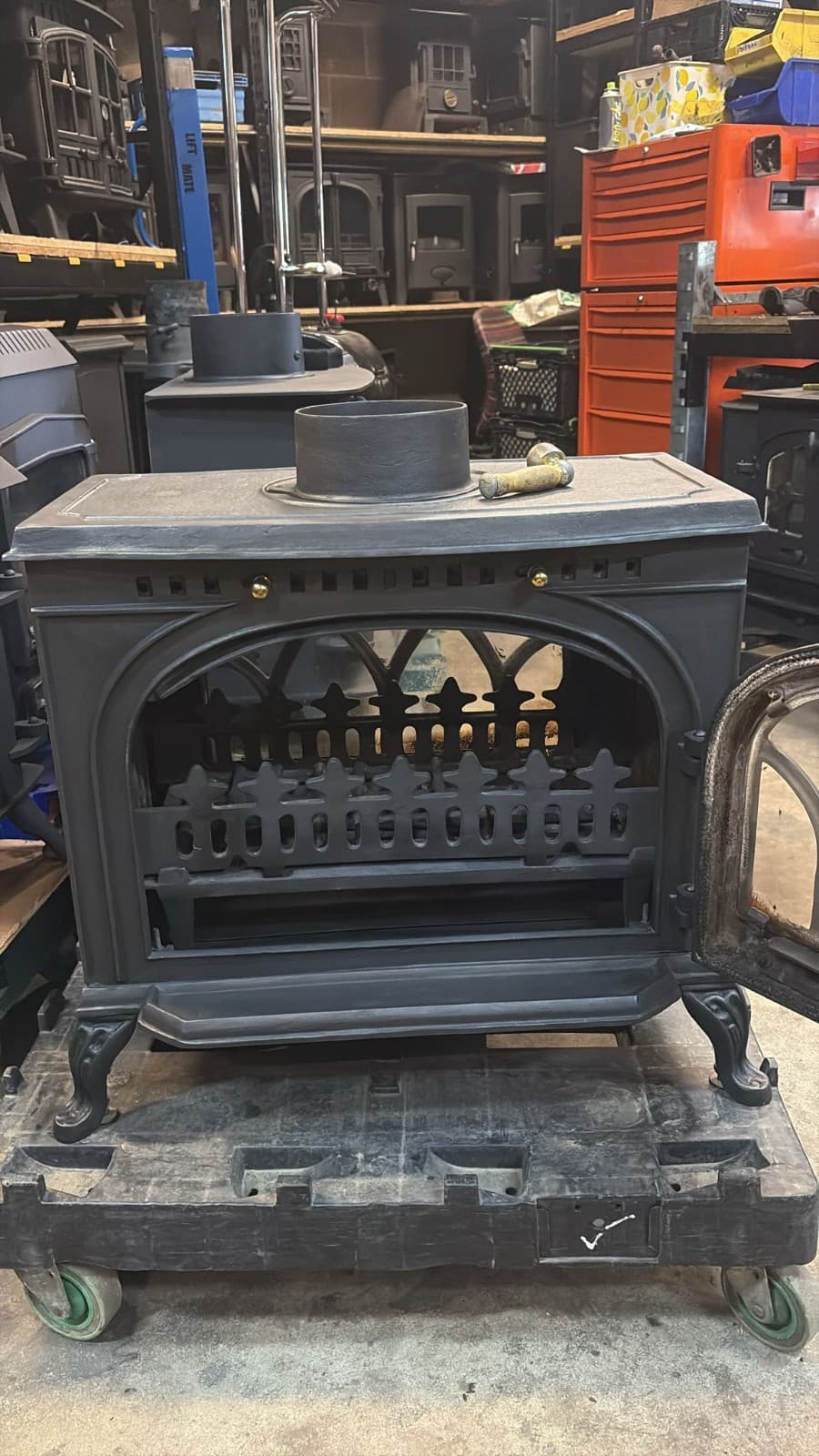 Large CAST IRON vintage Stove DOUBLE SIDED/FRONTED/MULTIFUEL,COAL, LOGBURNER — view 5