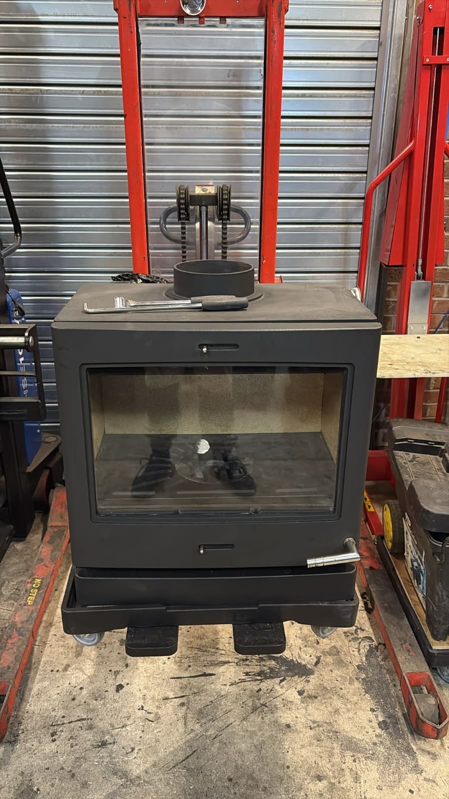 YEOMAN CL8 Stove, 8-10KW, Multifuel, (log,wood+burner), DEFRA ๐๐ Delivery โ view 4
