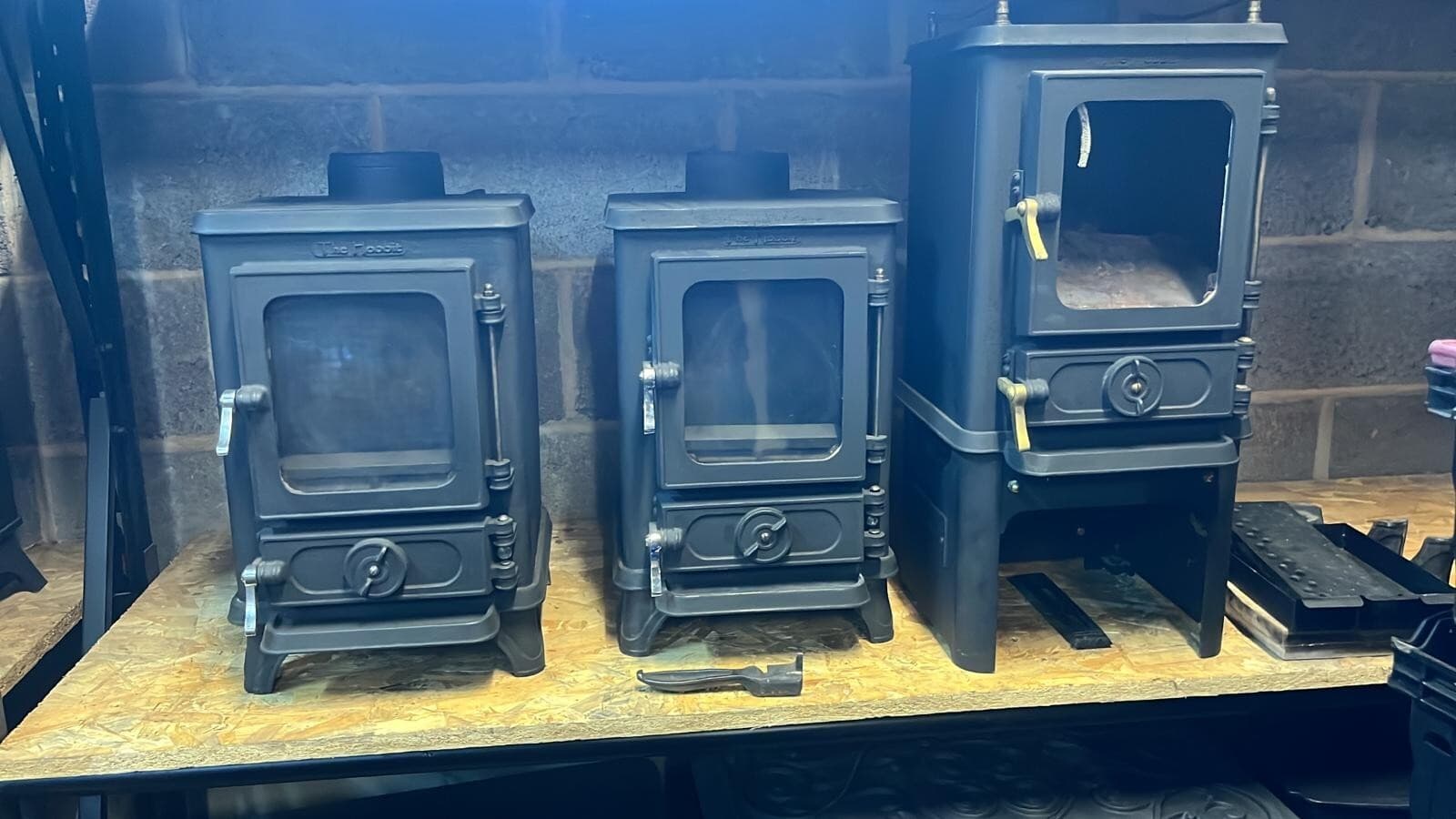 Salamander Hobbit NON Eco Multifuel 4.1kW Stove OLD CLASSIC MODEL — view 4