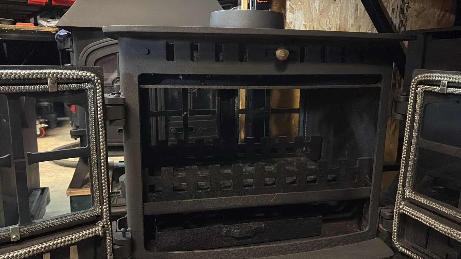 Hunter Herald 8 Stove, DOUBLE SIDED/FRONTED MULTIFUEL,COAL (log,wood+burner) — view 3