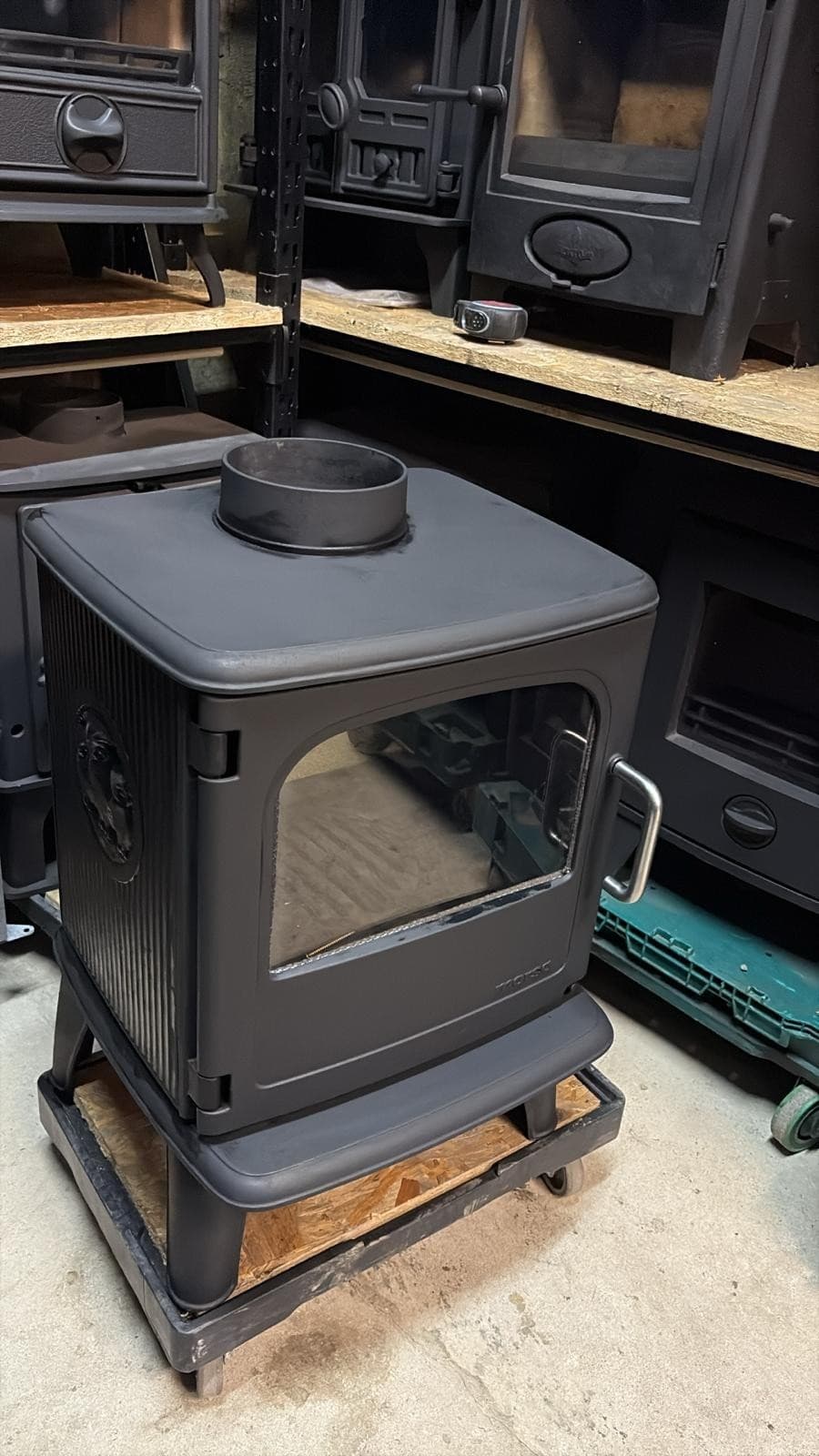 Morso Owl Stove 3410 3440 ,MULTIFUEL, (log,wood+burner), DEFRA, OWL ON SIDE — view 2