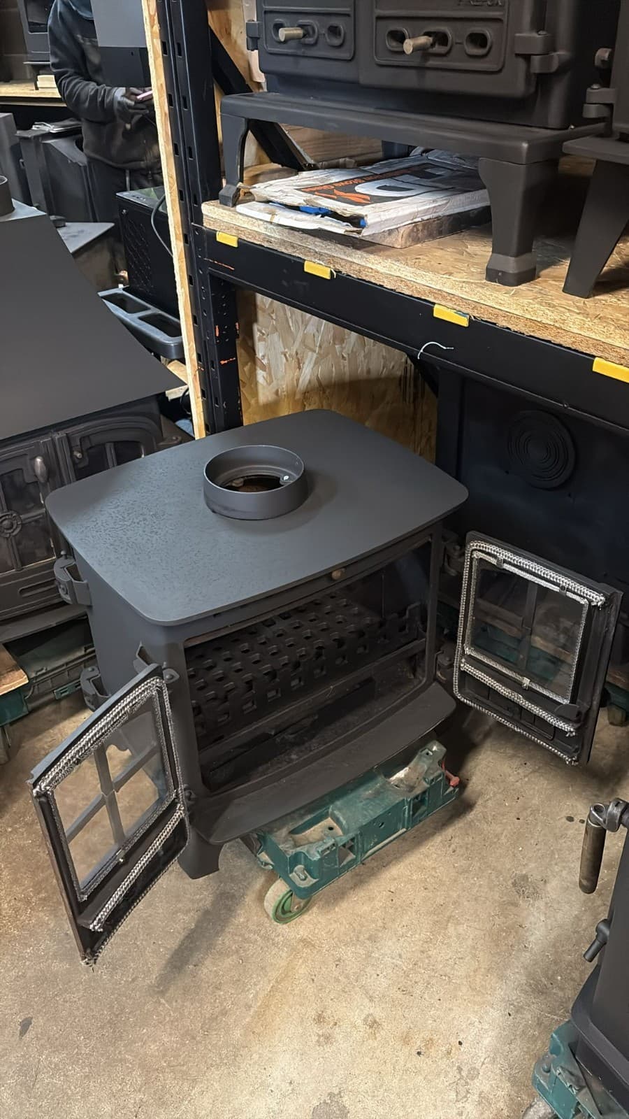 Hunter Herald 8 Stove, DOUBLE SIDED/FRONTED MULTIFUEL,COAL (log,wood+burner) — view 4