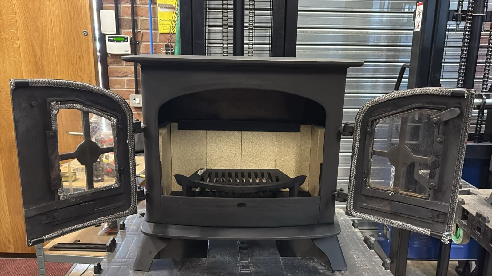 Yeoman Devon Stove 9Kw, FLAT TOP STOVE, Multifuel, (log,wood+burner), 🚚🚚 🚚 — view 2