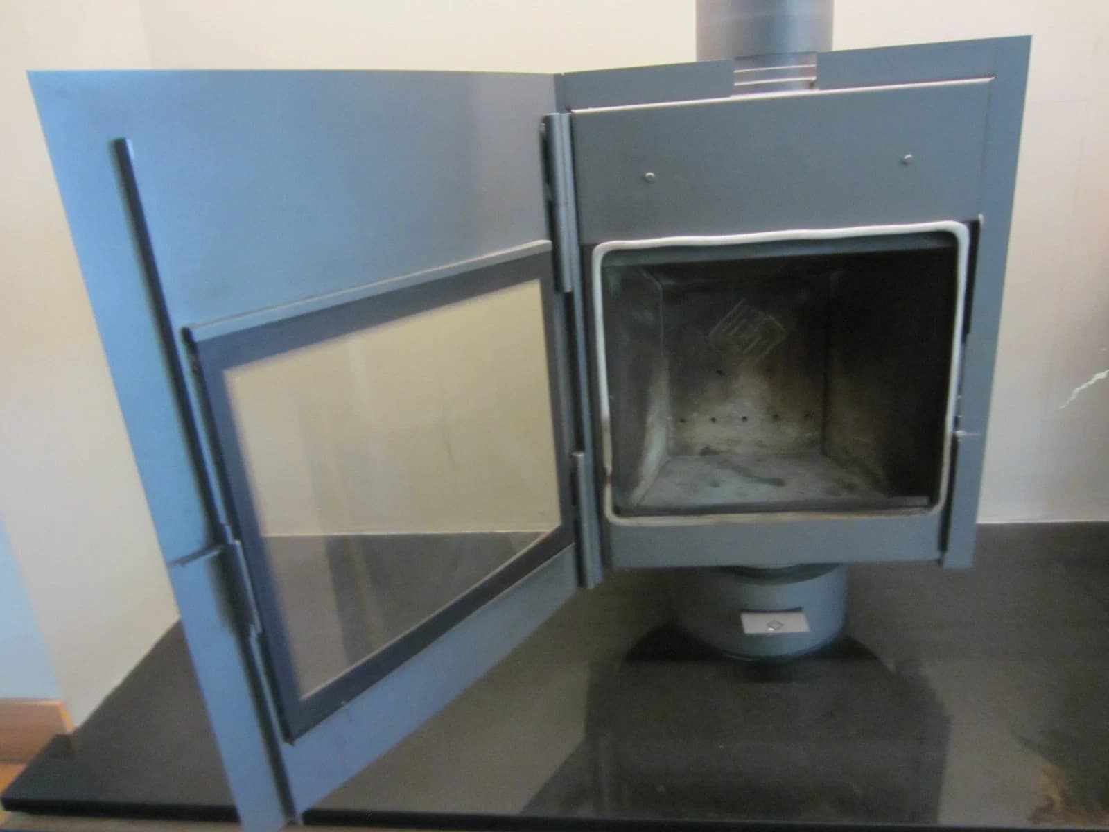 Harrie Leenders SIGNA, Log Burner, woodburning stove (log,wood+burner)๐ defra โ view 4