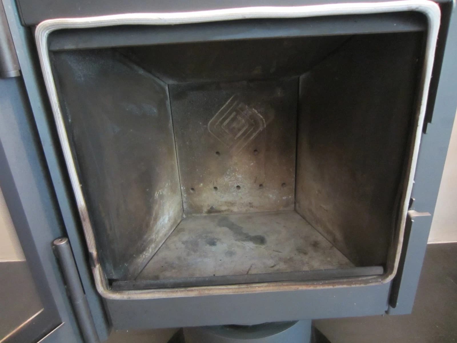 Harrie Leenders SIGNA, Log Burner, woodburning stove (log,wood+burner)๐ defra โ view 5