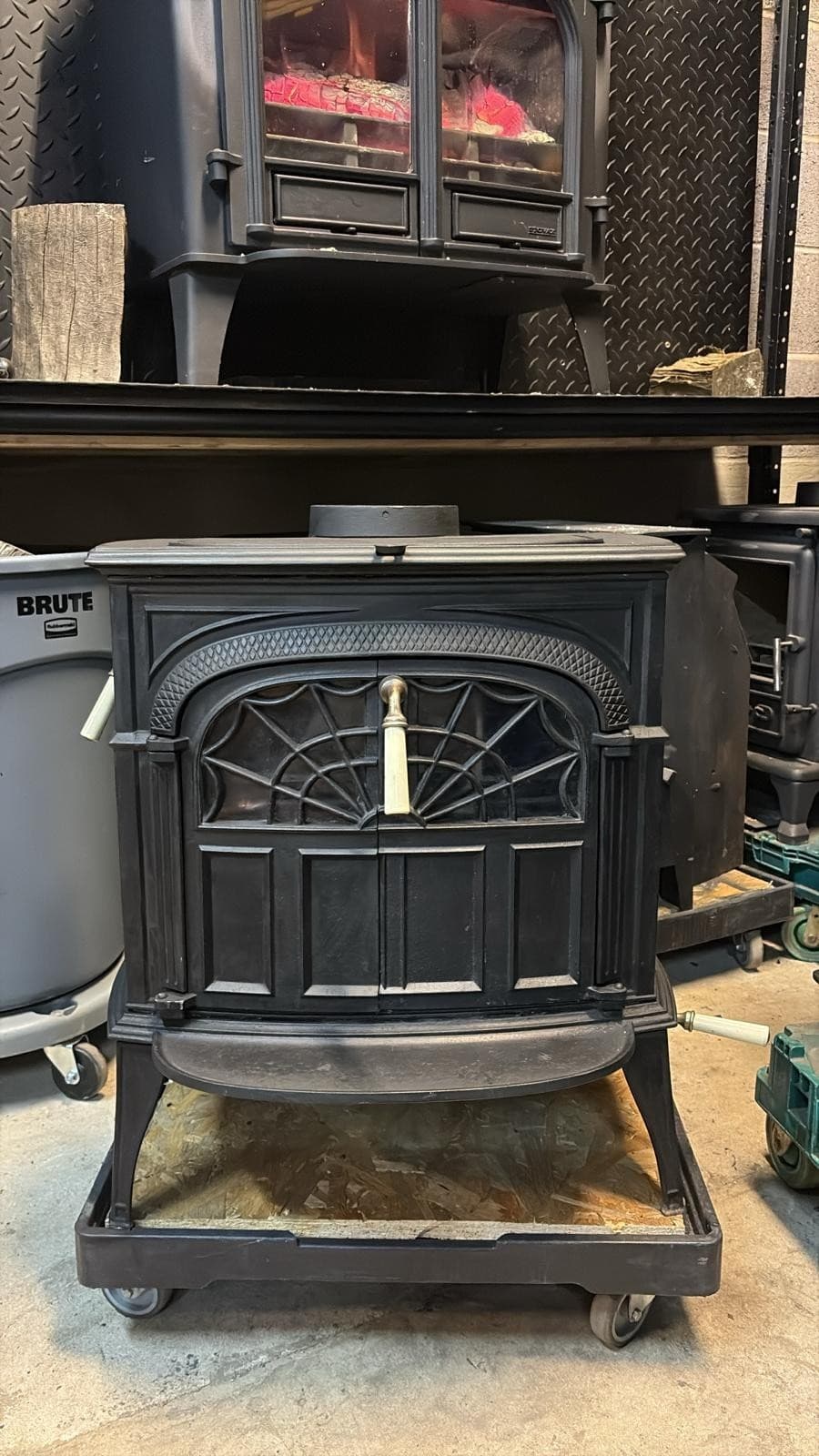 Vermont Castings intrepid Stove, MULTIFUEL, COA(log,wood+burner), DEFRA ๐ ๐๐ โ view 3