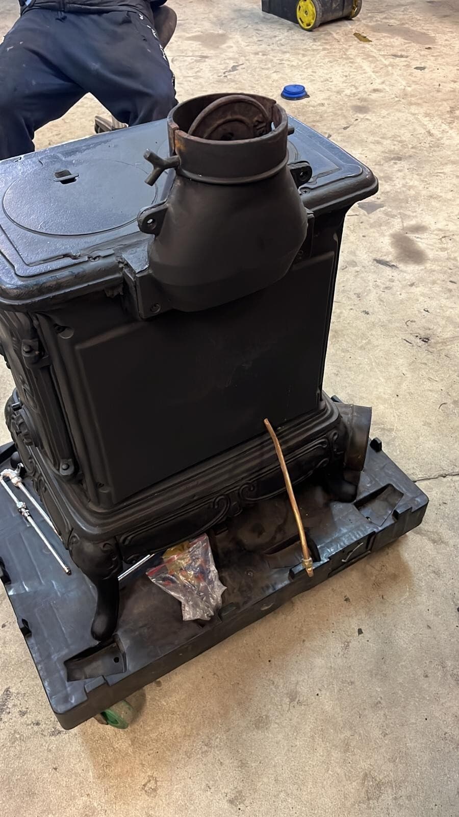Vintage Cast iron Parlour Gas stove 4.7kw small gas stove — view 3