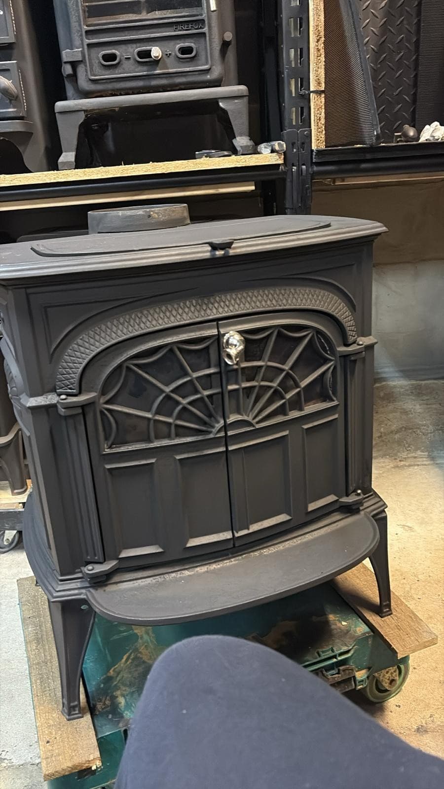 Vermont Castings intrepid Stove, MULTIFUEL, COA(log,wood+burner), DEFRA ๐ ๐๐ โ view 5