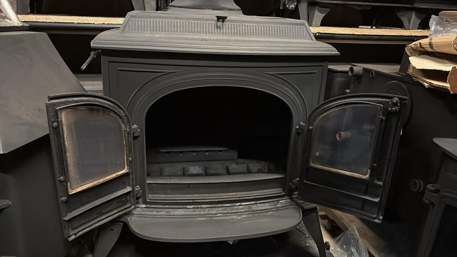 Vermont Castings VIGILANT Solid fuel / Wood Stove (log,wood+burner), 80CM WIDE🚚 — view 4