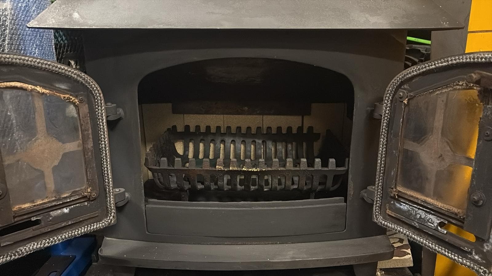 YEOMAN COUNTRY 14 Stove, 14KW, Multifuel, (log,wood+burner), ๐๐ Delivery โ view 5