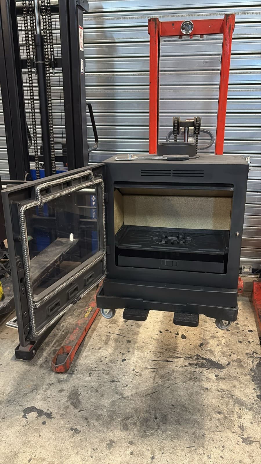 YEOMAN CL8 Stove, 8-10KW, Multifuel, (log,wood+burner), DEFRA ๐๐ Delivery โ view 3