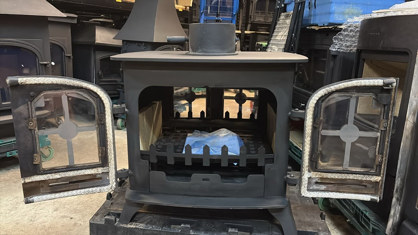 Yeoman Devon Stove 12Kw, DOUBLE SIDED/FRONTED MULTIFUEL,COAL(log,wood+burner),🚚 — view 4