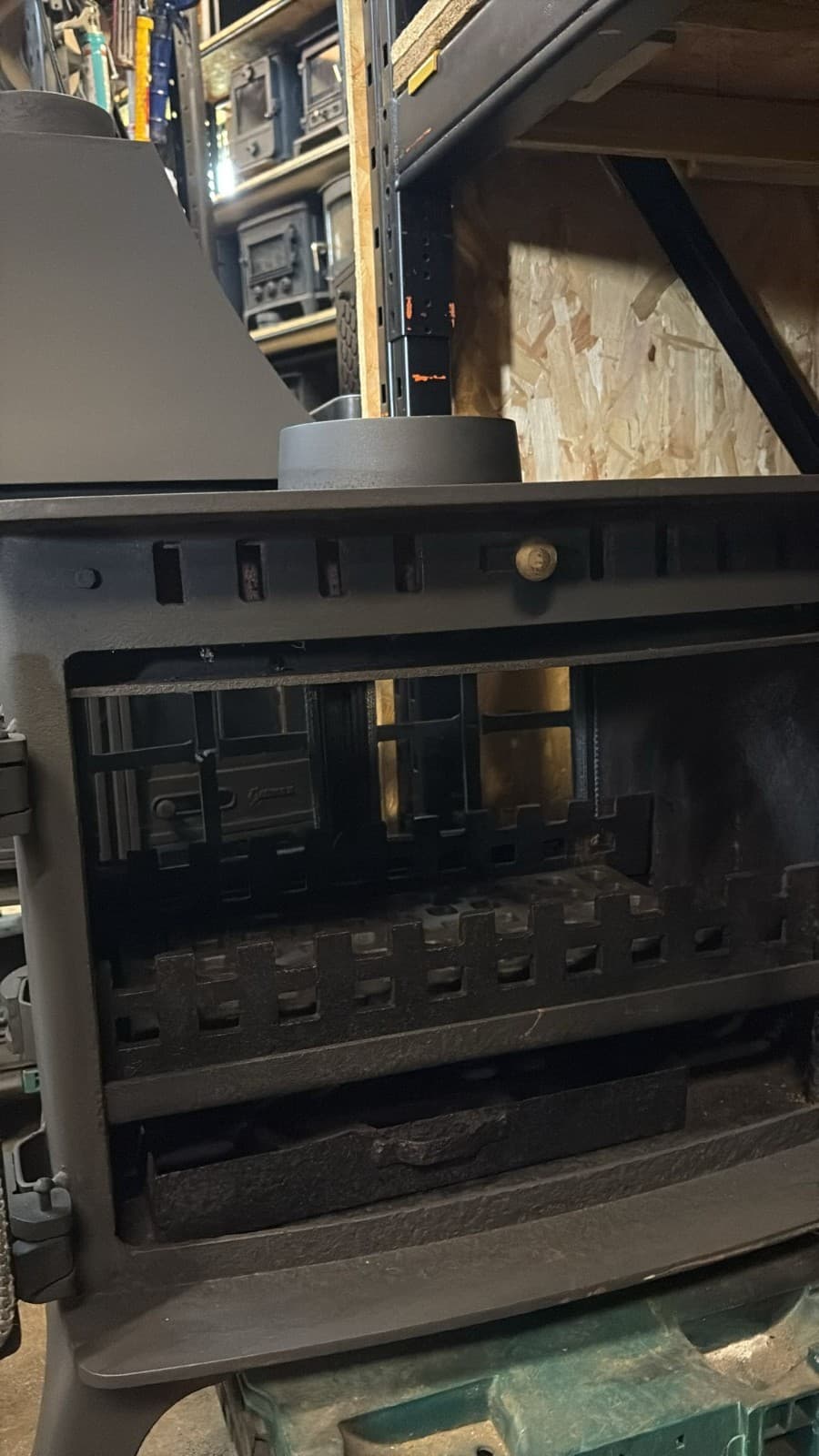 Hunter Herald 8 Stove, DOUBLE SIDED/FRONTED MULTIFUEL,COAL (log,wood+burner) — view 2