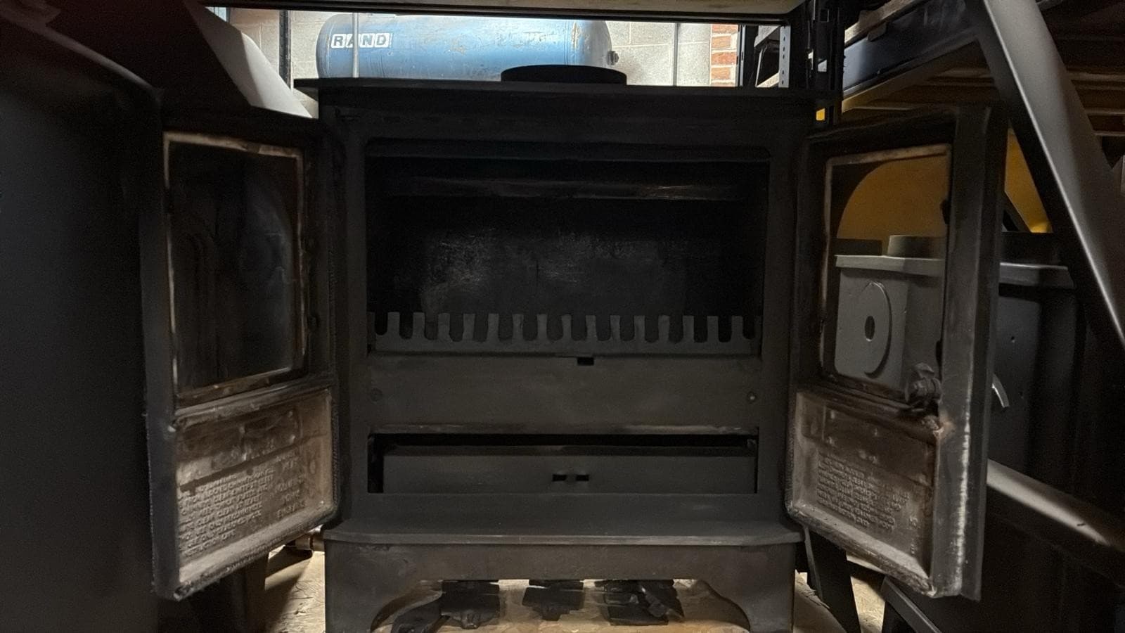 Dunsley Highlander 8 Stove 8kw, BOILER, MULTIFUEL, (log,wood+burner), DEFRA, 🚚 — view 2