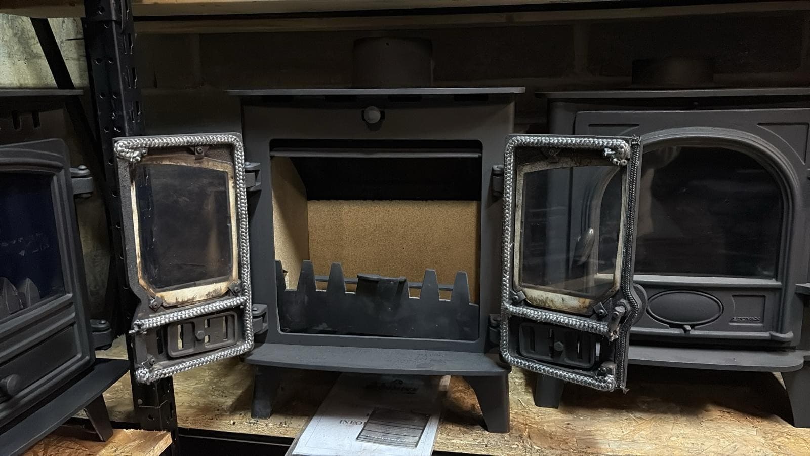 Hunter Herald 4 Stove, 5kW, Wood Stove, (log,wood+burner)🚚🚚🚚🚚🚚 — view 2