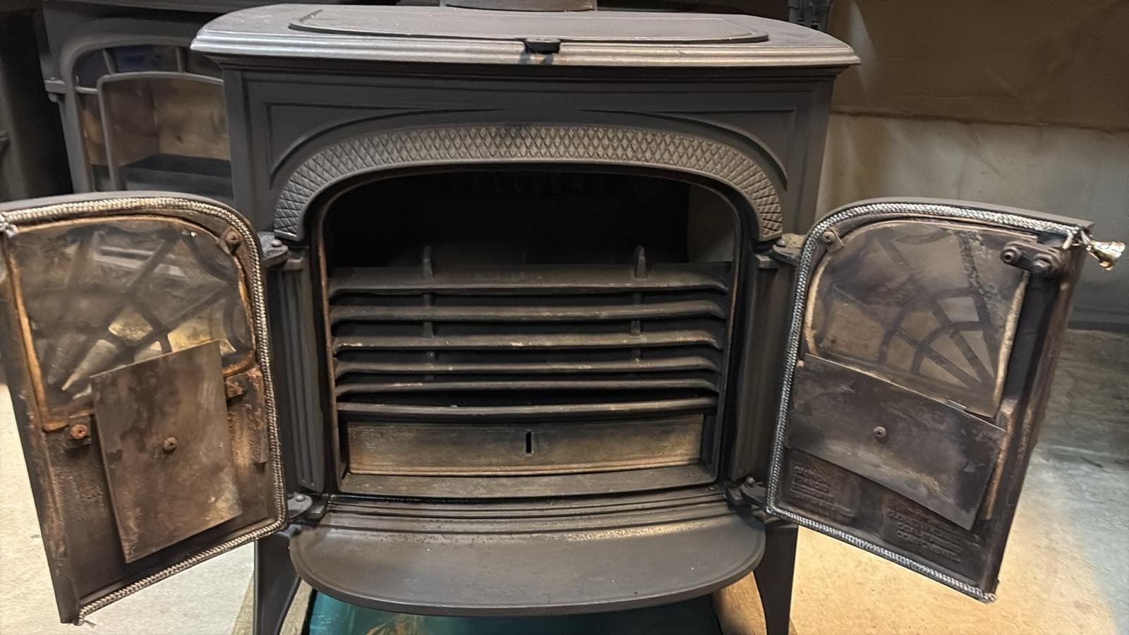 Vermont Castings intrepid Stove, MULTIFUEL, COA(log,wood+burner), DEFRA ๐ ๐๐ โ view 2